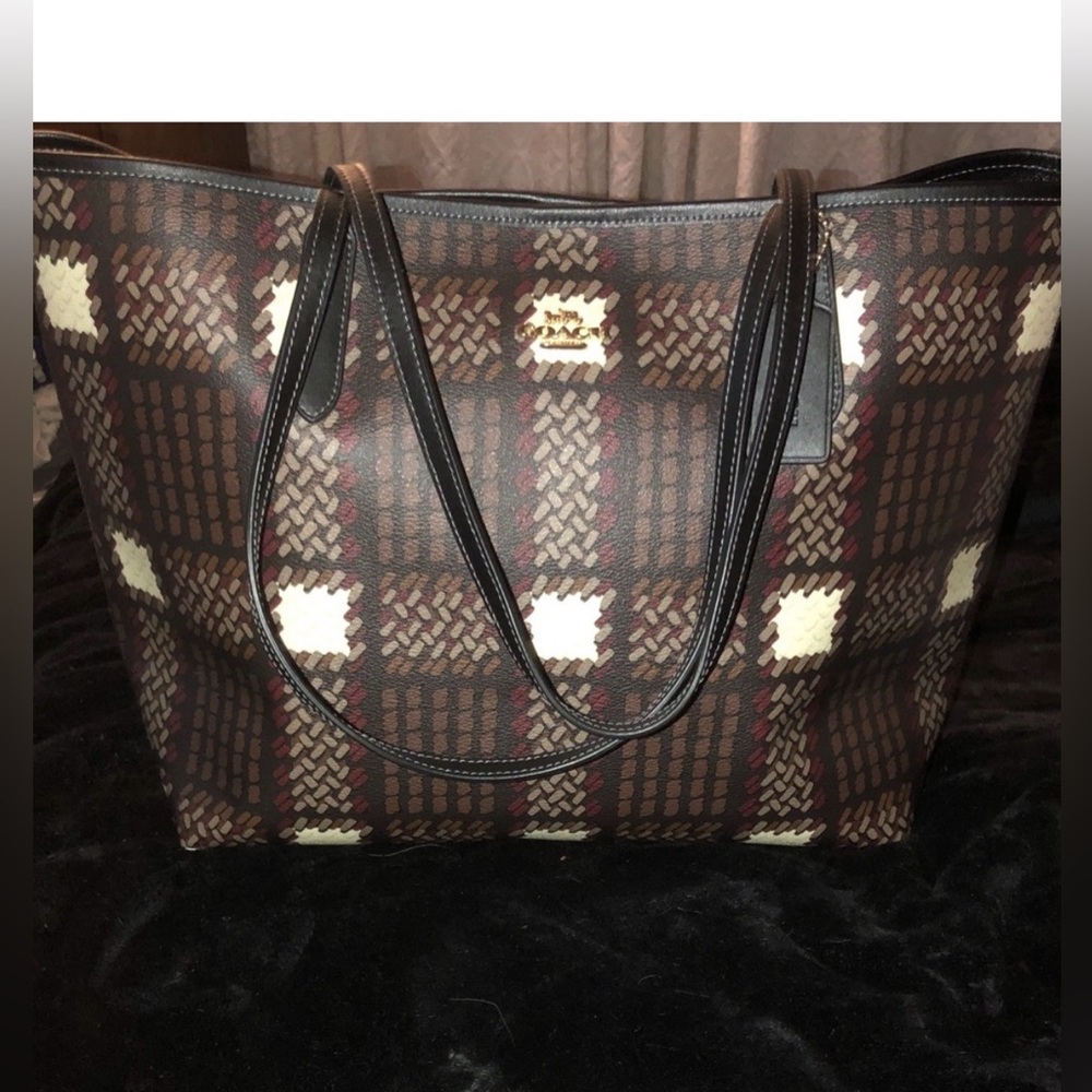 Coach brushed Plaid Brown / cream
Tote Bag